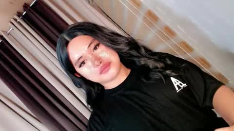 Snapshot of morenaaries12 chatting on November 19, 2025, 9:20 am MIA online show from November 19, 2025, 9:20 am