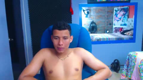Snapshot of morenofullhot chatting on December 13, 2024, 1:22 pm MorenoFullHot online show from December 13, 2024, 1:22 pm