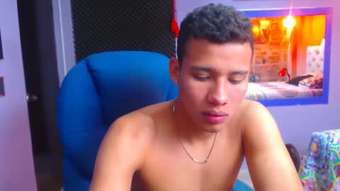 Snapshot of morenofullhot chatting on December 17, 2024, 12:22 pm MorenoFullHot online show from December 17, 2024, 12:22 pm