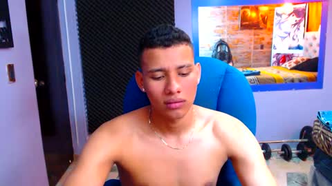 Snapshot of morenofullhot chatting on January 22, 2025, 5:38 pm MorenoFullHot online show from January 22, 2025, 5:38 pm