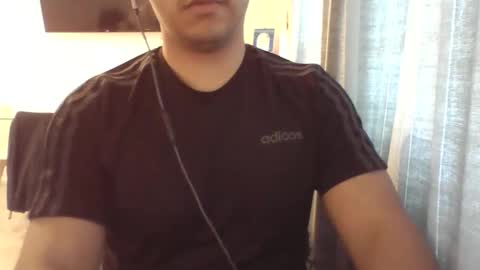 Snapshot of morenolatin19 chatting on April 2, 2026, 4:48 pm Jos Luis online show from April 2, 2026, 4:48 pm