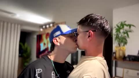   online show from September 21, 2025, 2:02 am