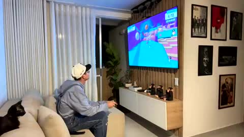   online show from October 21, 2025, 2:01 am