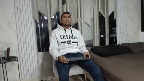 Snapshot of morganandmegan chatting on December 1, 2025, 11:15 am MORGAN AND MEGAN online show from December 1, 2025, 11:15 am