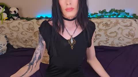 Snapshot of morwain_ chatting on November 12, 2025, 10:30 pm Morwain online show from November 12, 2025, 10:30 pm