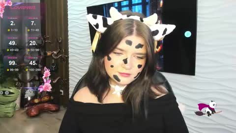 Snapshot of morygirl chatting on October 31, 2025, 3:02 pm mori online show from October 31, 2025, 3:02 pm