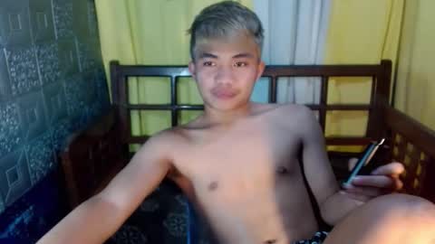 mostwantedtwink online show from April 24, 2026, 9:28 pm
