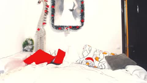 Snapshot of moto00000 chatting on December 14, 2025, 12:49 am moto00000 online show from December 14, 2025, 12:49 am