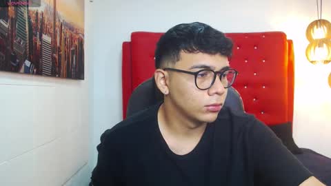 Snapshot of mou_fly chatting on November 6, 2025, 11:55 am Mou Fly online show from November 6, 2025, 11:55 am