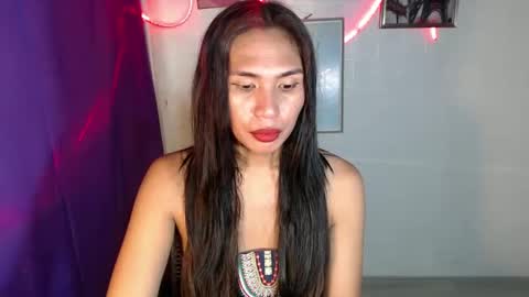 Snapshot of mouiline_rouge69 chatting on February 19, 2025, 8:33 am mouiline_rouge69 online show from February 19, 2025, 8:33 am