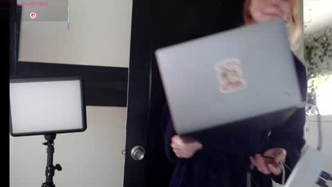 Snapshot of mousiegirl chatting on October 23, 2025, 8:40 pm Mousie online show from October 23, 2025, 8:40 pm