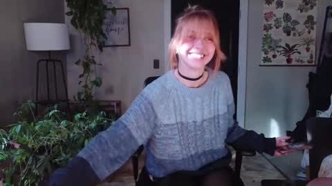 Snapshot of mousiegirl chatting on November 18, 2025, 8:46 pm Mousie online show from November 18, 2025, 8:46 pm