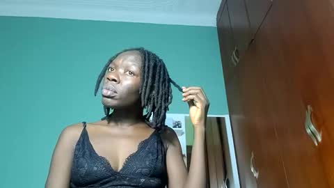 Snapshot of mouthymiss chatting on March 4, 2025, 5:13 pm Mouthymiss online show from March 4, 2025, 5:13 pm