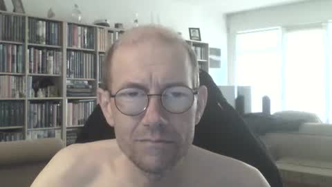Frederik online show from May 7, 2026, 9:25 am
