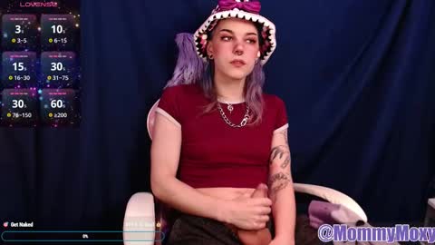 Snapshot of moxynverve chatting on February 16, 2025, 6:43 pm Moxy online show from February 16, 2025, 6:43 pm