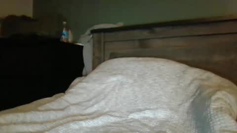 Snapshot of mr1bucket chatting on October 14, 2025, 12:33 am mr1bucket online show from October 14, 2025, 12:33 am