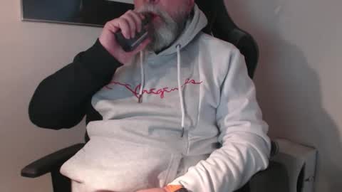 Snapshot of mr_boombastic2021 chatting on November 27, 2025, 10:17 am mr_boombastic2021 online show from November 27, 2025, 10:17 am