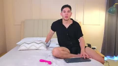 Snapshot of mr_danni_ chatting on May 11, 2026, 7:33 pm Danny Aleja online show from May 11, 2026, 7:33 pm