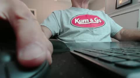 Snapshot of mr_e_solved chatting on February 11, 2026, 6:02 pm just me online show from February 11, 2026, 6:02 pm