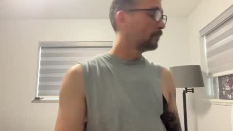 Snapshot of mr_halfling chatting on June 7, 2026, 1:32 am mr_halfling online show from June 7, 2026, 1:32 am