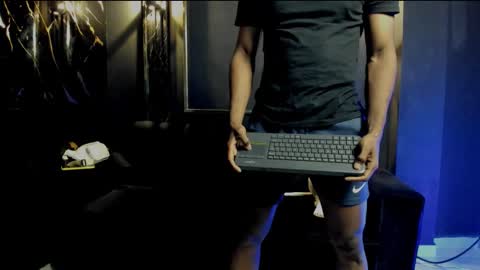 mr_maximo online show from September 18, 2025, 5:09 am