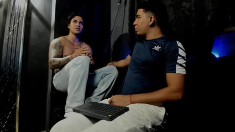 mr_maximo online show from November 9, 2025, 4:22 am