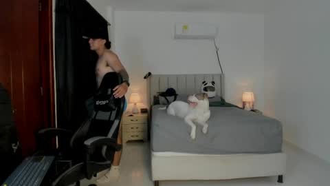 Snapshot of mr_maximo chatting on May 14, 2026, 5:03 am mr_maximo online show from May 14, 2026, 5:03 am