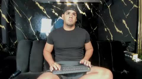 Snapshot of mr_maximo chatting on June 11, 2026, 10:08 pm mr_maximo online show from June 11, 2026, 10:08 pm