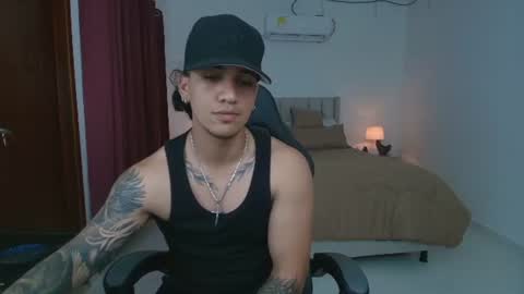 Snapshot of mr_maximo chatting on June 17, 2026, 2:47 am mr_maximo online show from June 17, 2026, 2:47 am