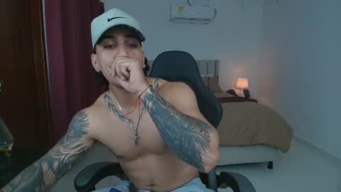 Snapshot of mr_maximo chatting on June 18, 2026, 4:24 am mr_maximo online show from June 18, 2026, 4:24 am