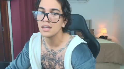mr_maximo online show from July 16, 2026, 2:06 am