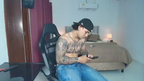mr_maximo online show from July 19, 2026, 3:21 am