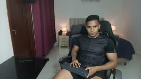 mr_maximo online show from August 5, 2026, 12:13 am