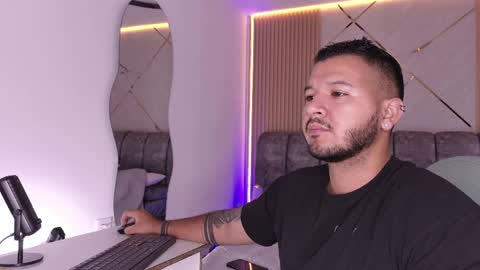 Snapshot of mr_mikee_ chatting on June 3, 2026, 3:09 am MIKEE online show from June 3, 2026, 3:09 am