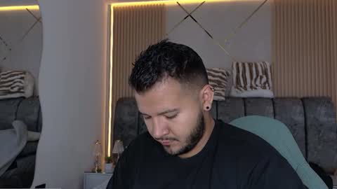 Snapshot of mr_mikee_ chatting on June 28, 2026, 3:01 am MIKEE online show from June 28, 2026, 3:01 am