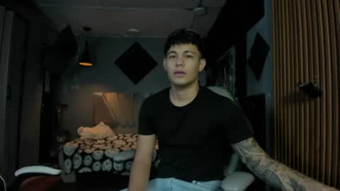 mr_mois online show from July 8, 2026, 4:50 am