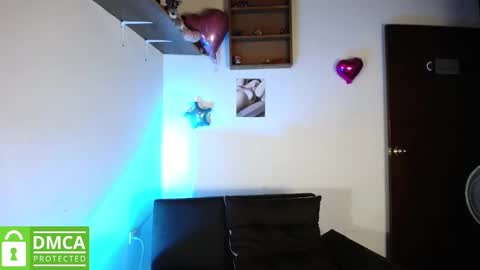 Snapshot of mr_mrscurie chatting on January 25, 2025, 10:18 pm Mr Mrs Curie online show from January 25, 2025, 10:18 pm