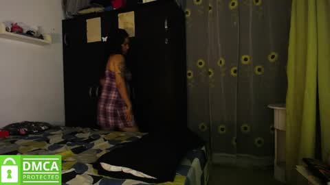 Snapshot of mr_mrscurie chatting on April 11, 2026, 1:32 am Mr Mrs Curie online show from April 11, 2026, 1:32 am