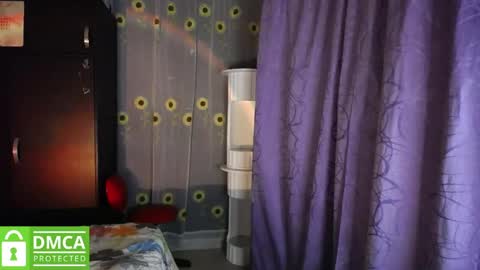 Snapshot of mr_mrscurie chatting on April 18, 2026, 11:27 pm Mr Mrs Curie online show from April 18, 2026, 11:27 pm