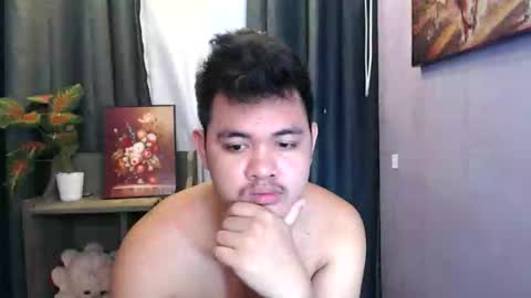 Snapshot of mr_olivercummerx chatting on September 24, 2025, 4:38 am mr_olivercummerx online show from September 24, 2025, 4:38 am