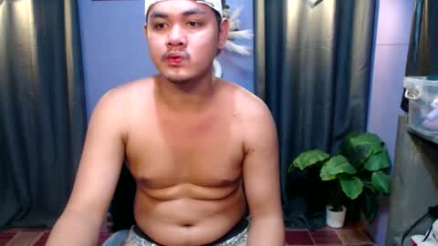 Snapshot of mr_olivercummerx chatting on October 4, 2025, 1:42 pm mr_olivercummerx online show from October 4, 2025, 1:42 pm