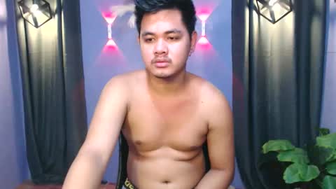 Snapshot of mr_olivercummerx chatting on October 10, 2025, 2:21 am mr_olivercummerx online show from October 10, 2025, 2:21 am