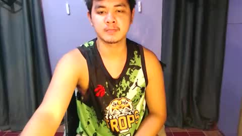 Snapshot of mr_olivercummerx chatting on November 5, 2025, 7:30 am mr_olivercummerx online show from November 5, 2025, 7:30 am