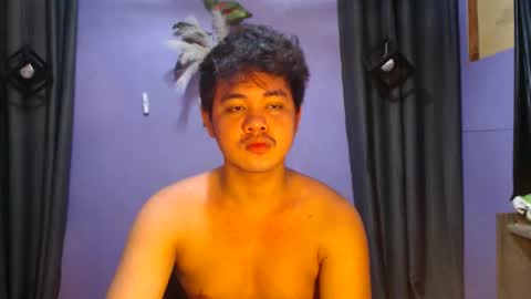 Snapshot of mr_olivercummerx chatting on November 13, 2025, 2:49 pm mr_olivercummerx online show from November 13, 2025, 2:49 pm