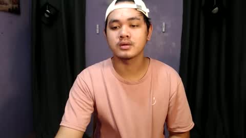 Snapshot of mr_olivercummerx chatting on November 29, 2025, 6:55 pm mr_olivercummerx online show from November 29, 2025, 6:55 pm