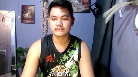 Snapshot of mr_olivercummerx chatting on April 6, 2026, 3:59 am mr_olivercummerx online show from April 6, 2026, 3:59 am