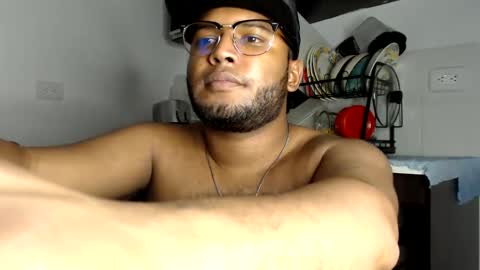 Snapshot of mr_santos01 chatting on January 19, 2025, 11:00 pm Santos online show from January 19, 2025, 11:00 pm