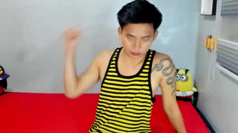 Snapshot of mr_squidcock chatting on October 22, 2025, 11:43 am KYLE online show from October 22, 2025, 11:43 am