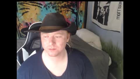 Snapshot of mr_strawberry chatting on October 15, 2025, 7:36 pm mr_strawberry online show from October 15, 2025, 7:36 pm