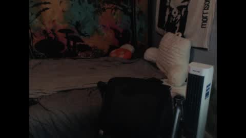 mr_strawberry online show from May 22, 2026, 9:37 am